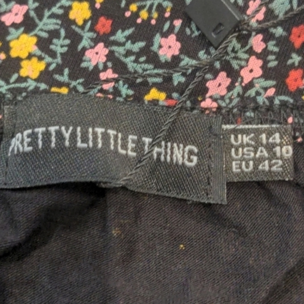 PrettyLittleThing Black Floral Ruffle Straps Keyhole Tie Front Crop Top size 10 - Picture 4 of 5